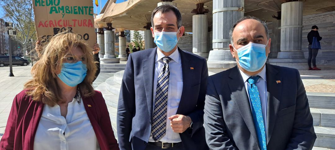 De izquierda a derecha, los diputados Campuzano, Liarte y Carrera De izquierda a derecha, los diputados Campuzano, Liarte y Carrera