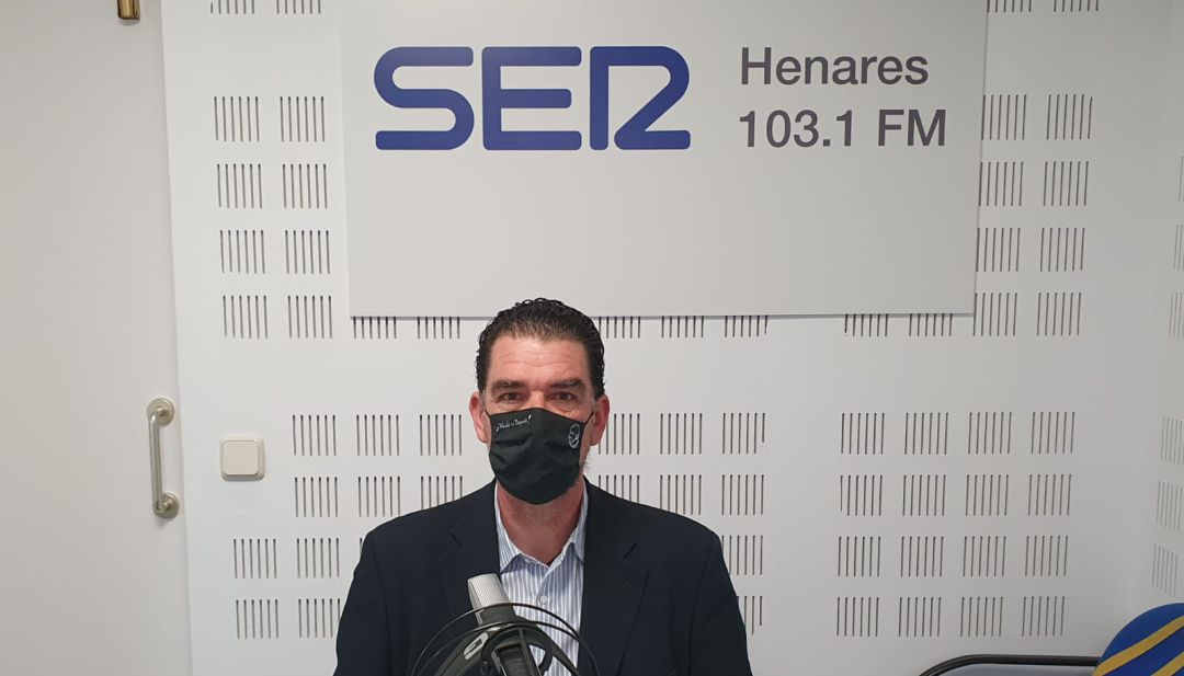 Alberto Blázquez en los estudios de SER Henares. Alberto Blázquez en los estudios de SER Henares.