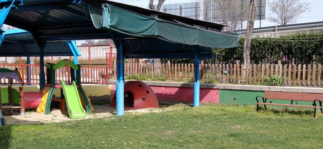La Casa de Niños Burbujas tiene una única profesora, que acaba contrato a fin de mes, cuando debería tener tres docentes La Casa de Niños Burbujas tiene una única profesora, que acaba contrato a fin de mes, cuando debería tener tres docentes