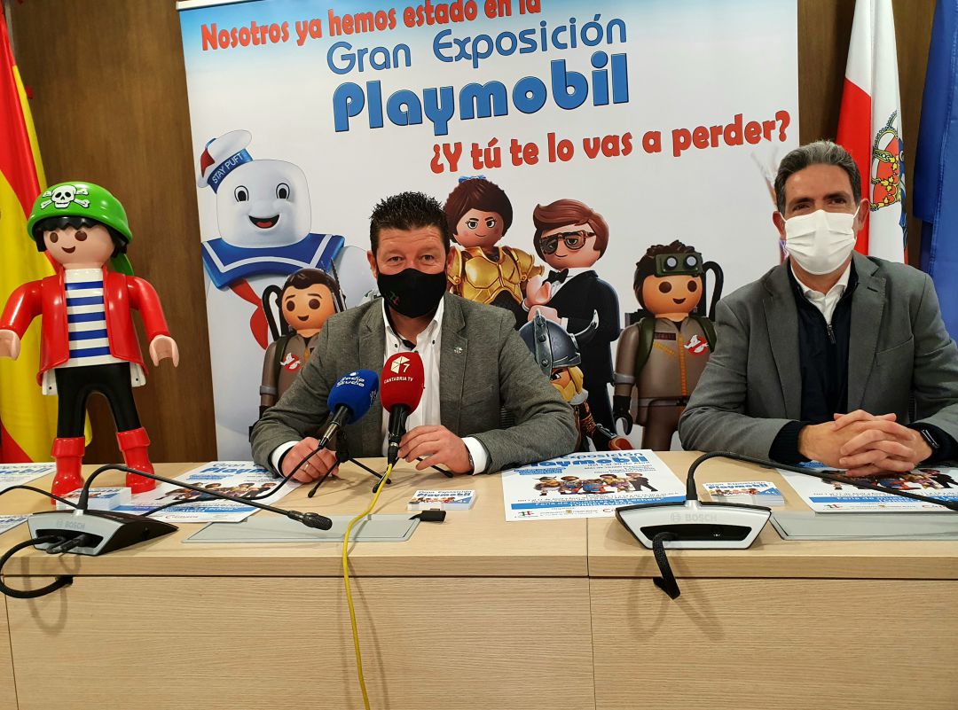 Jesús Sánchez y Carlos Augusto Carrasco en la presentación de la exposición Playmobil. Jesús Sánchez y Carlos Augusto Carrasco en la presentación de la exposición Playmobil.