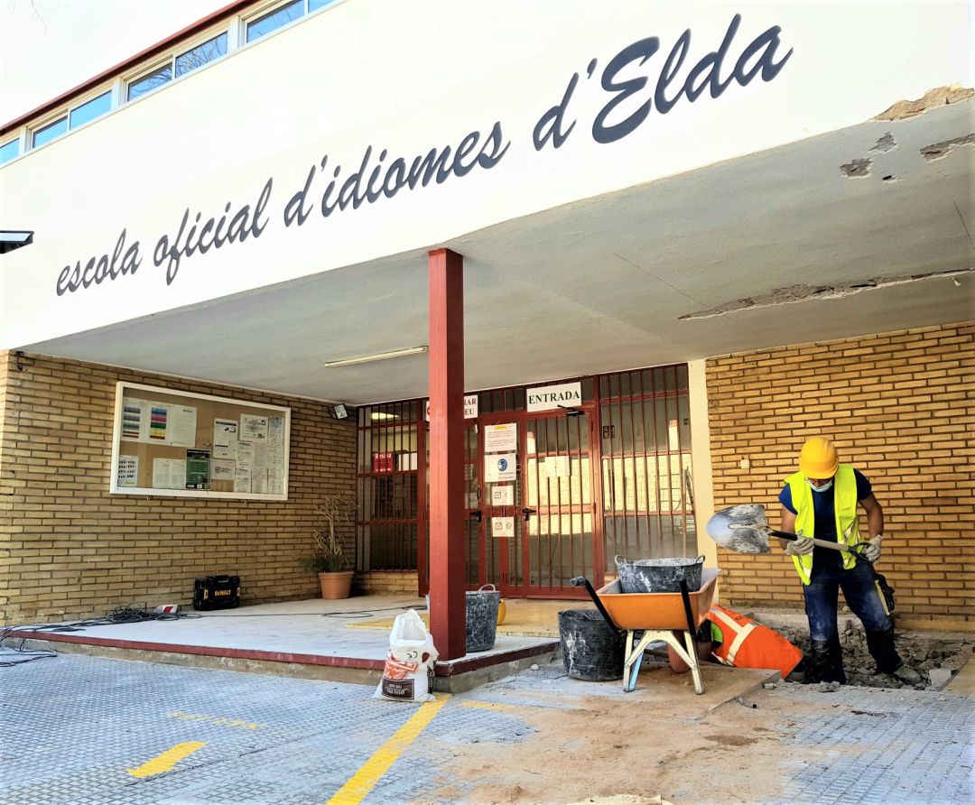 Comienzan las obras de reforma de la Escuela Oficial de Idiomas de Elda Comienzan las obras de reforma de la Escuela Oficial de Idiomas de Elda
