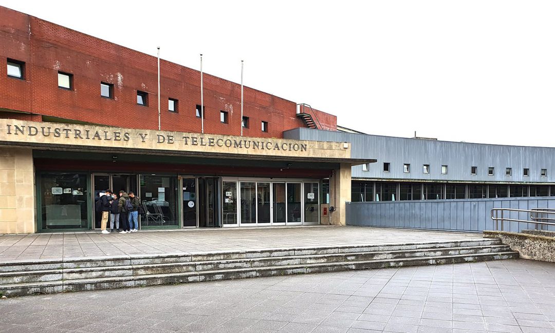 La Escuela de Industriales de la Universidad de Cantabria La Escuela de Industriales de la Universidad de Cantabria