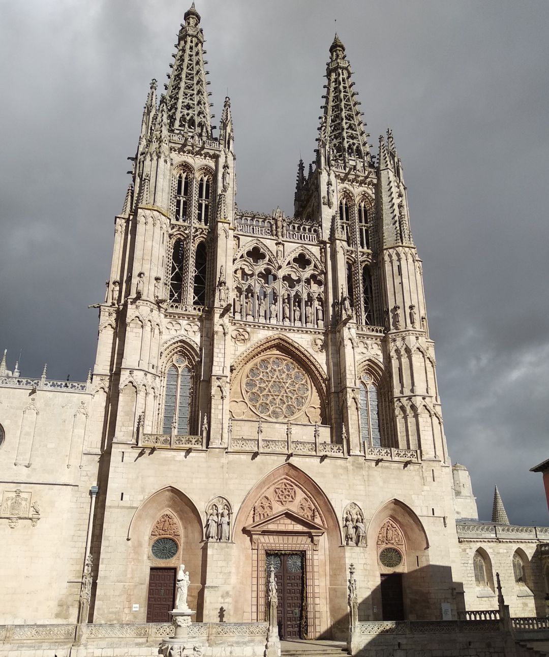 Fachada de Santa María de la Catedral de Burgos Fachada de Santa María de la Catedral de Burgos