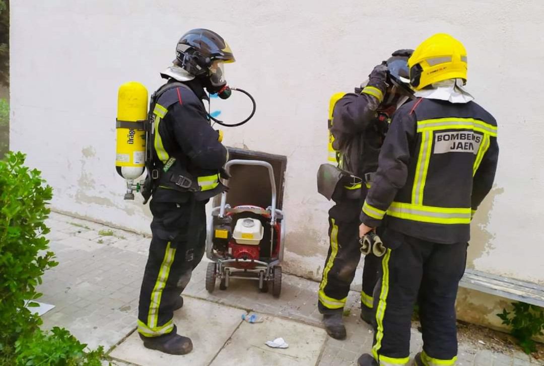El Ayuntamiento de Jaén asegura que no puede dejar el reglamento tal como está, debido a diversos factores como el número desorbitado de horas extraordinarias de Bomberos El Ayuntamiento de Jaén asegura que no puede dejar el reglamento tal como está, debido a diversos factores como el número desorbitado de horas extraordinarias de Bomberos