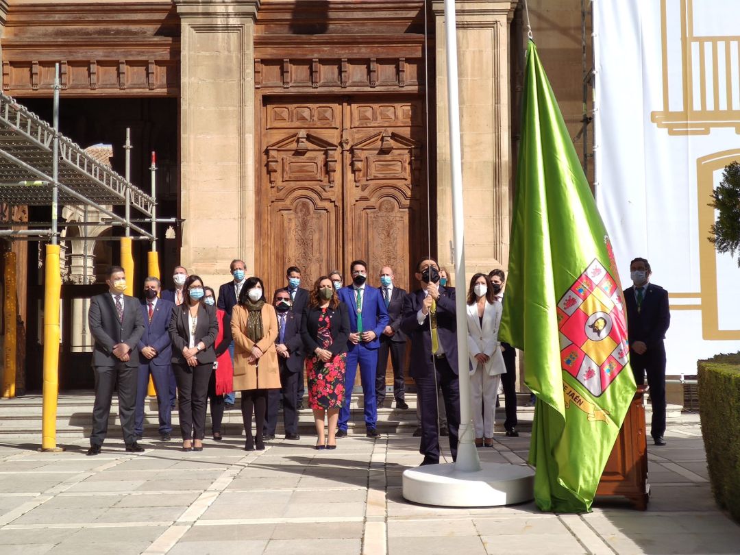 Este viernes se producía el izado de la bandera con motivo del Día de la Provincia de Jaén Este viernes se producía el izado de la bandera con motivo del Día de la Provincia de Jaén
