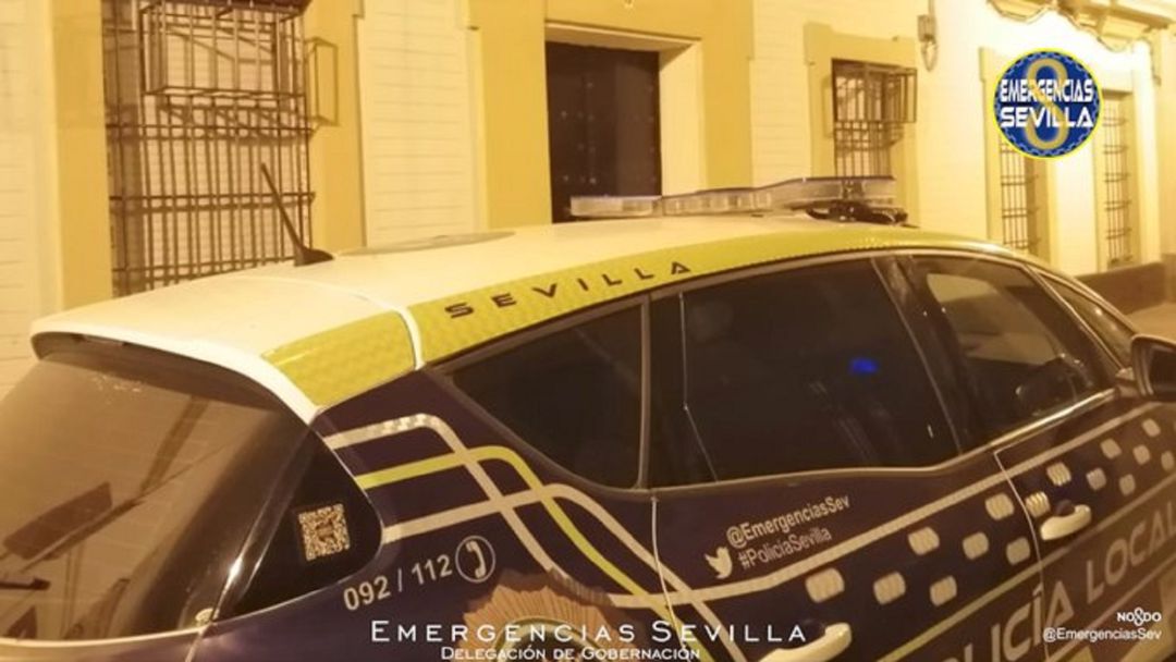 25 jóvenes desalojados y denunciados por participar en una fiesta ilegal esta noche en Sevilla 25 jóvenes desalojados y denunciados por participar en una fiesta ilegal esta noche en Sevilla