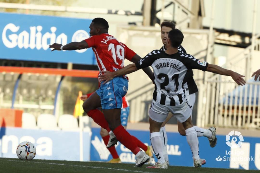 Jorge Fernández ha vuelto a ser titular con el conjunto albinegro Jorge Fernández ha vuelto a ser titular con el conjunto albinegro