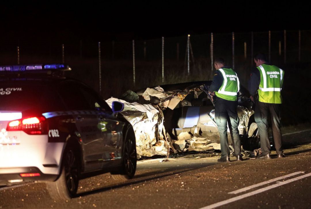 La Guardia Civil interviene en un accidente La Guardia Civil interviene en un accidente