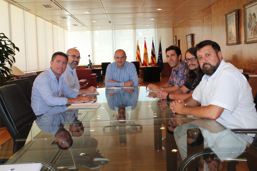 Imagen de archivo de una reunión del Consell de Ibiza y la Alianza por el Agua Imagen de archivo de una reunión del Consell de Ibiza y la Alianza por el Agua