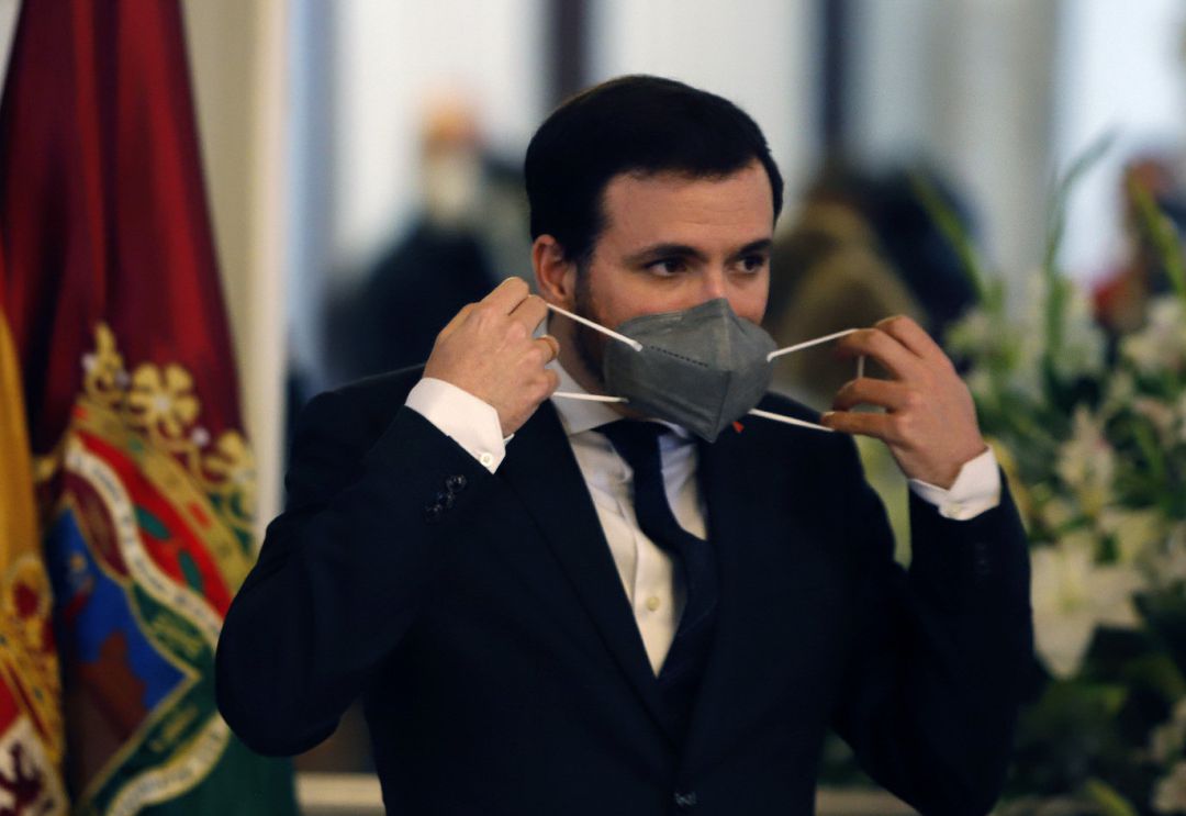 El ministro de Consumo, Alberto Garzón, se dirige al público asistente después de visitar el Ayuntamiento de Málaga a 24 de febrero 2021 El ministro de Consumo, Alberto Garzón, se dirige al público asistente después de visitar el Ayuntamiento de Málaga a 24 de febrero 2021