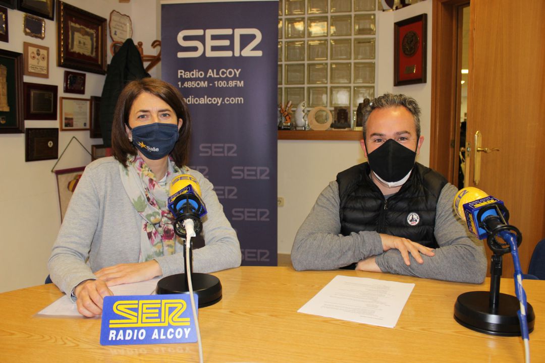 Belén Blanes y Luis Verdú, en los estudios de Radio Alcoy Belén Blanes y Luis Verdú, en los estudios de Radio Alcoy