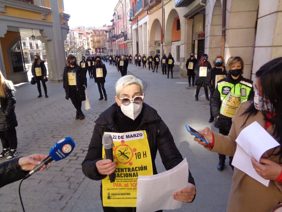 Maiqui Autillo da lectura al manifiesto de esta jornada de protesta Maiqui Autillo da lectura al manifiesto de esta jornada de protesta