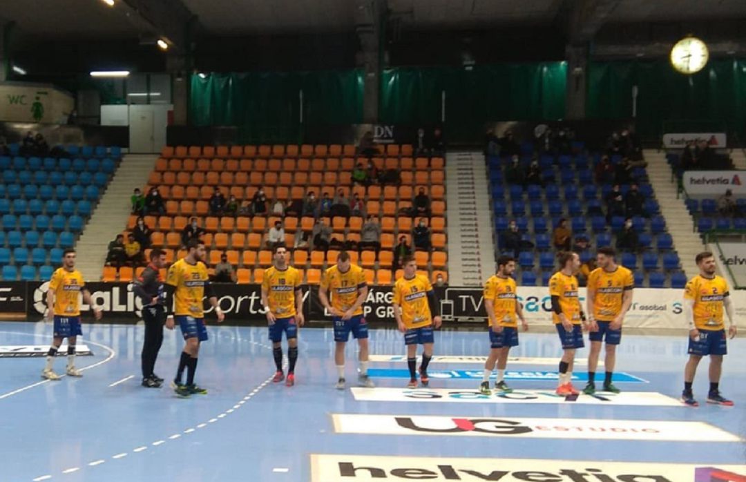 La plantilla del BlasGon y CERES Villa de Aranda en su reciente duelo ante Anaitasuna. La plantilla del BlasGon y CERES Villa de Aranda en su reciente duelo ante Anaitasuna.