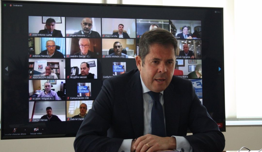 El presidente de la Confederación Granadina de Empresarios, Gerardo Cuerva, en una conferencia de prensa 'online' junto a representantes de los distintos sectores empresariales de la provincia El presidente de la Confederación Granadina de Empresarios, Gerardo Cuerva, en una conferencia de prensa 'online' junto a representantes de los distintos sectores empresariales de la provincia