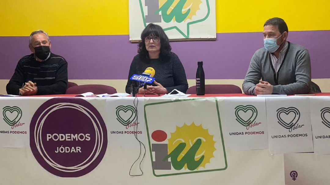 Momento de la presentación, de izquierda a derecha, José Luis Angulo, Juana Cazorla y Agustín Barroso Momento de la presentación, de izquierda a derecha, José Luis Angulo, Juana Cazorla y Agustín Barroso