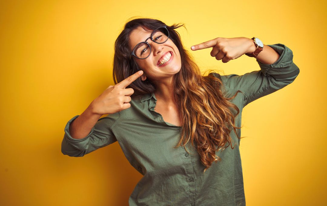 Mujer sonriente. Mujer sonriente.