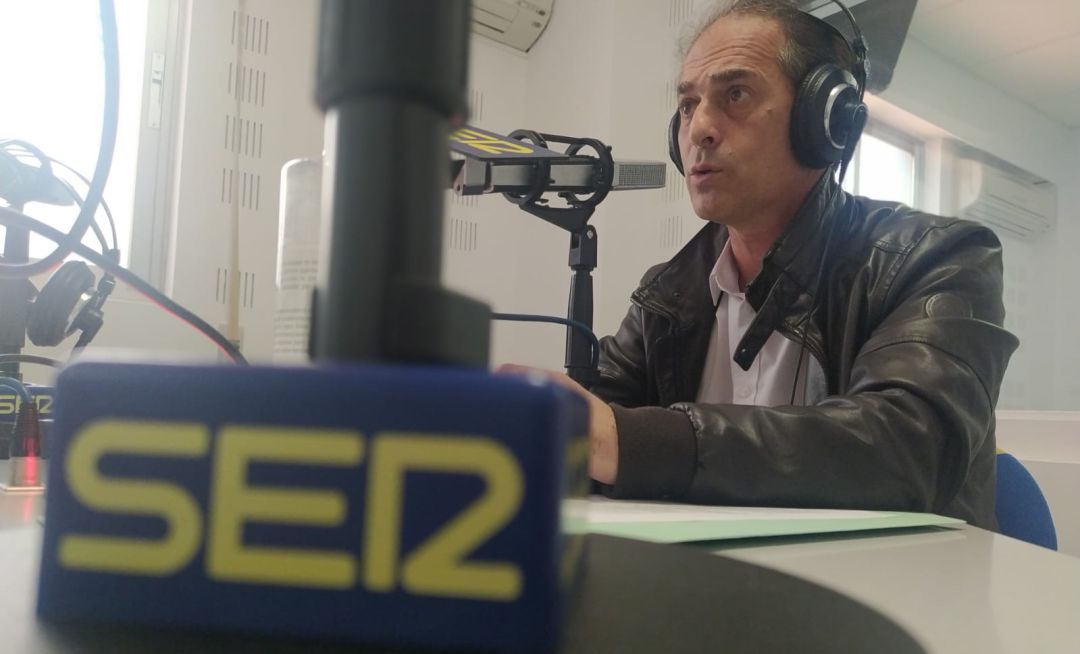 Miguel Ángel Lezcano en los estudios de SER Henares. Miguel Ángel Lezcano en los estudios de SER Henares.