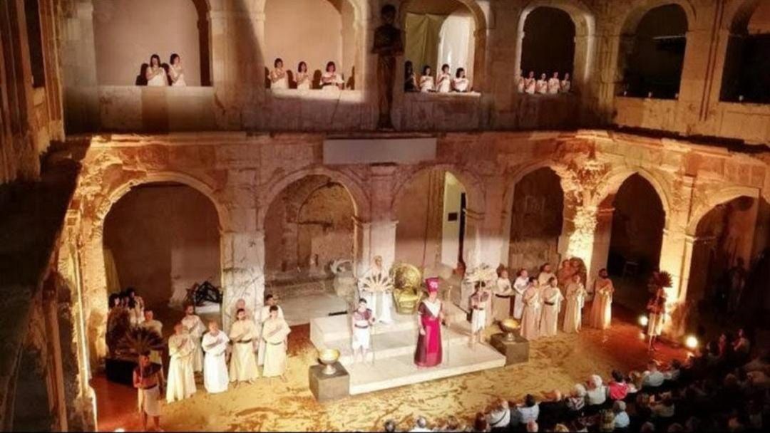 Representación de una ópera en el Palacio Ducal de Medinaceli. Representación de una ópera en el Palacio Ducal de Medinaceli.