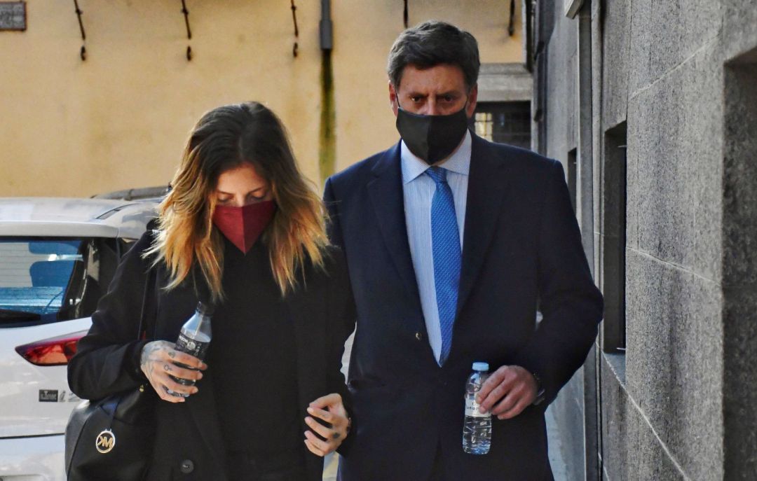 Valeria Quer, la hermana pequeña de Diana Quer, llega acompañada de su padre Juan Carlos Quer a la Audiencia Provincial de Segovia. Valeria Quer, la hermana pequeña de Diana Quer, llega acompañada de su padre Juan Carlos Quer a la Audiencia Provincial de Segovia.