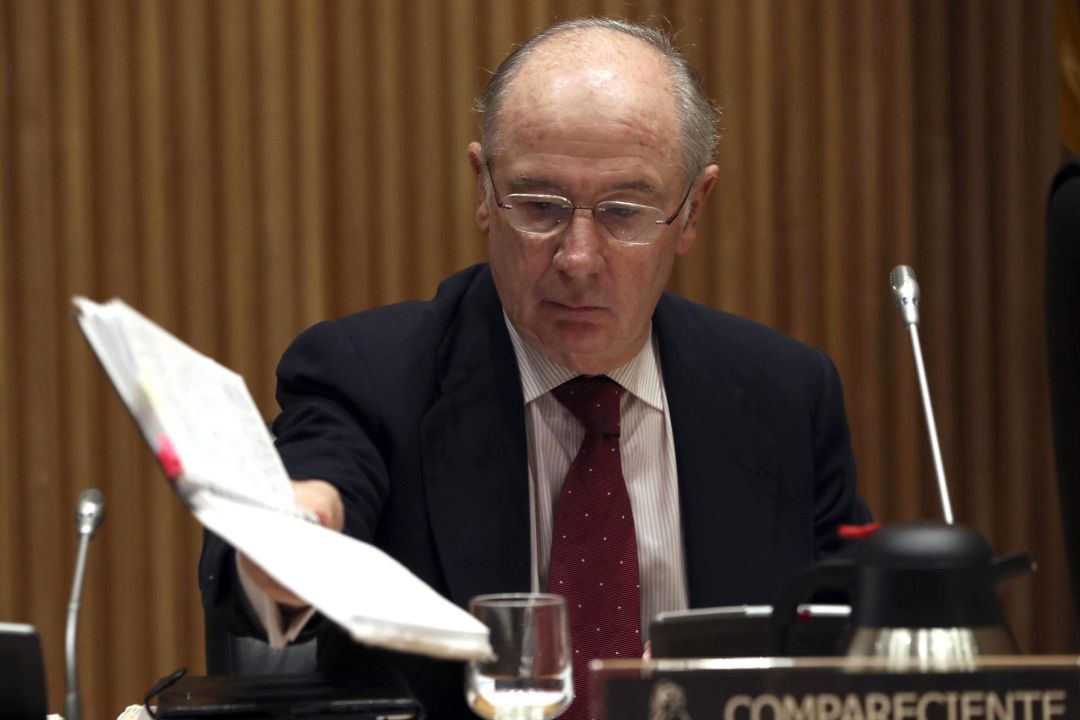 En la fotografía, Rodrigo Rato, momentos antes de su comparecencia en la Comisión de investigación de la crisis financiera y rescate bancario del Congreso, en enero de 2018. En la fotografía, Rodrigo Rato, momentos antes de su comparecencia en la Comisión de investigación de la crisis financiera y rescate bancario del Congreso, en enero de 2018.