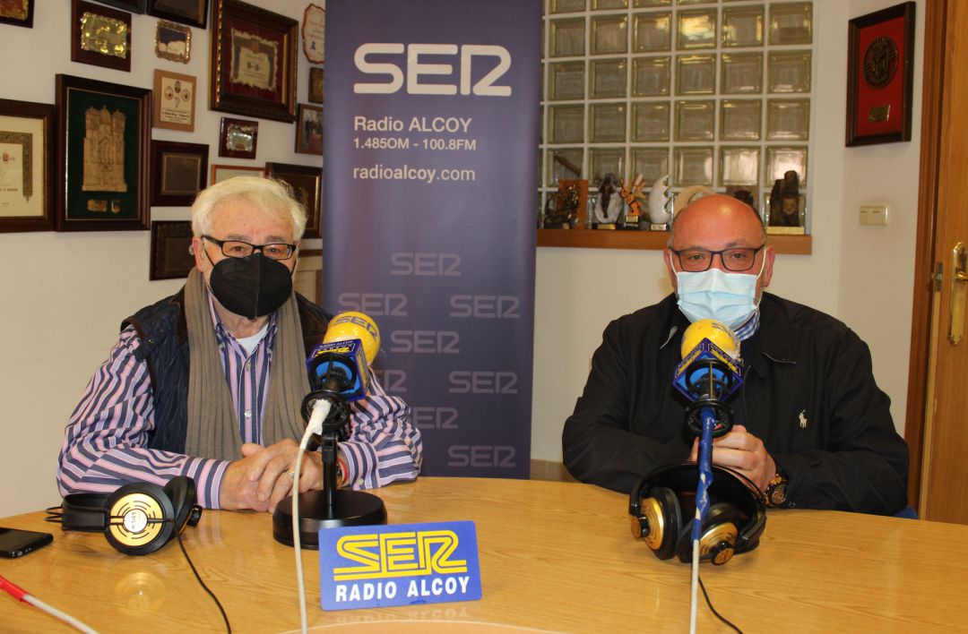 José Luis Ribes y José Luis Llopis, en los estudios centrales de Radio Alcoy José Luis Ribes y José Luis Llopis, en los estudios centrales de Radio Alcoy
