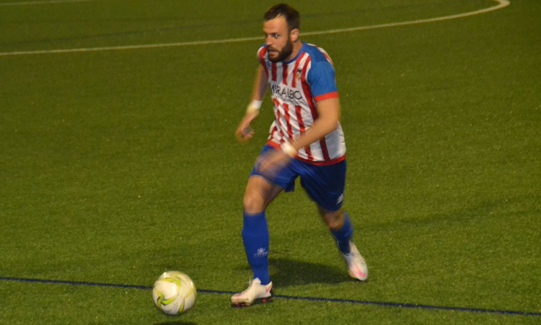 Guerrero durante el choque ante el CF Gandía. Guerrero durante el choque ante el CF Gandía.