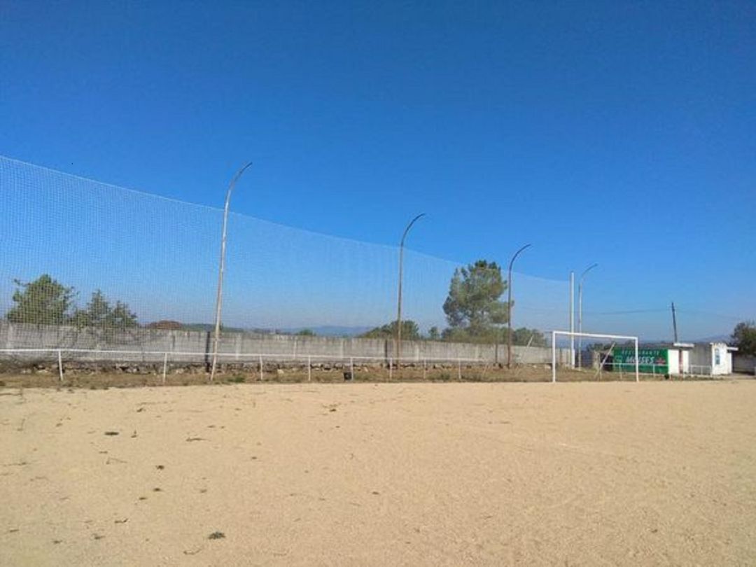 O Concello construíra un novo campo de herba artificial en Palmés O Concello construíra un novo campo de herba artificial en Palmés
