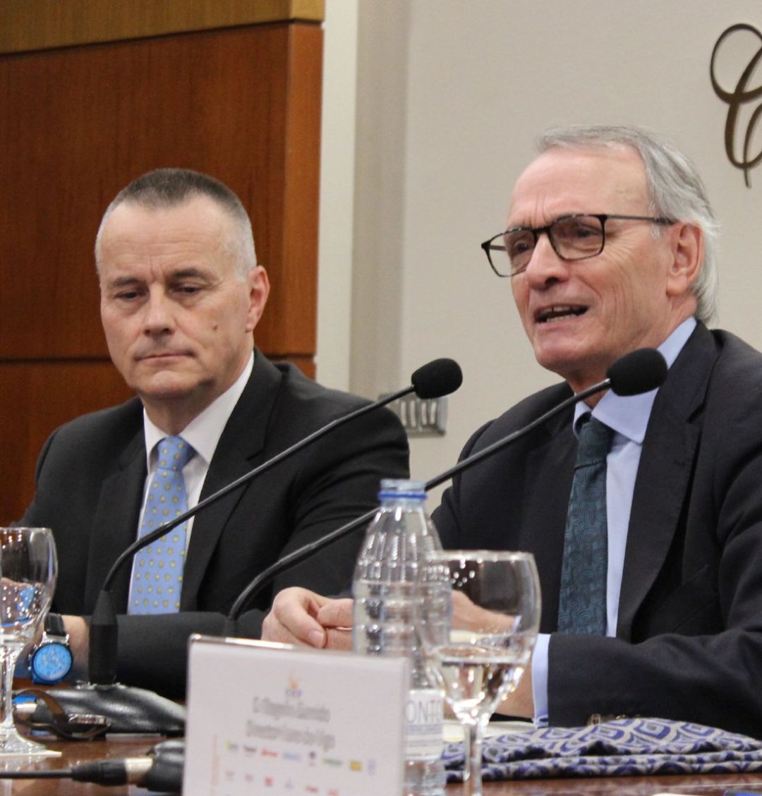 Archivo - El presidente de la CEP, Jorge Cebreiros, y el economista Antón Costas durante el encuentro Archivo - El presidente de la CEP, Jorge Cebreiros, y el economista Antón Costas durante el encuentro