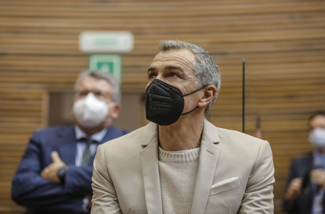 Toni Cantó durante una sesión plenaria en Les Corts valencianes el 11 de marzo de 2021 Toni Cantó durante una sesión plenaria en Les Corts valencianes el 11 de marzo de 2021