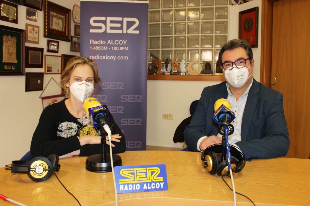 Rosa Martí y Jesús Martínez, vicedirectora y director de IES Andreu Sempere Rosa Martí y Jesús Martínez, vicedirectora y director de IES Andreu Sempere