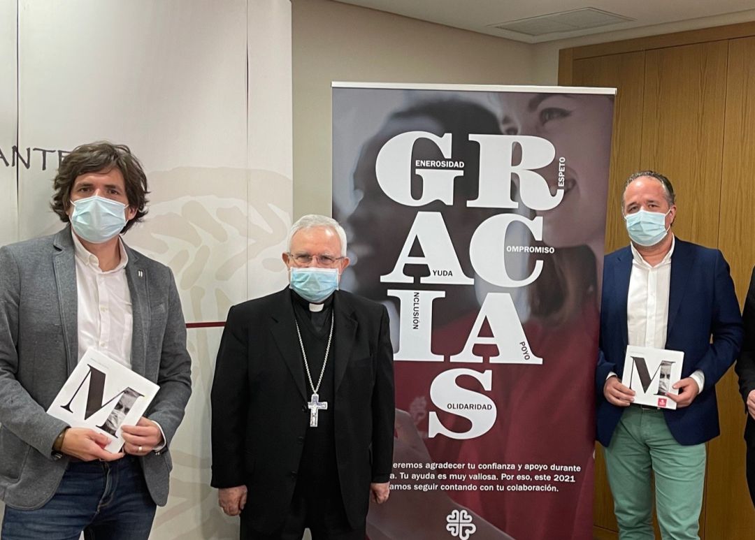 De izquierda a derecha: Javier Ruvira, el obispo Jesús Murgui y Víctor Mellado De izquierda a derecha: Javier Ruvira, el obispo Jesús Murgui y Víctor Mellado