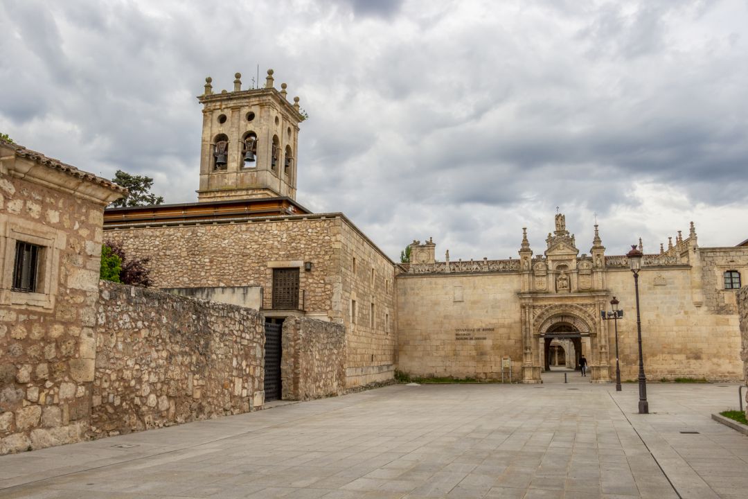 CCOO critica que la Universidad de Burgos haya quedado fuera del Plan de Vacunación prioritaria CCOO critica que la Universidad de Burgos haya quedado fuera del Plan de Vacunación prioritaria