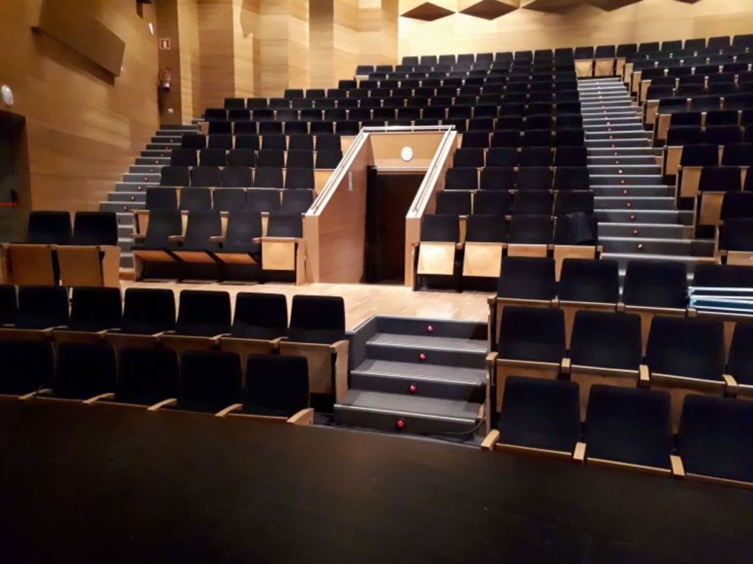 El escenario del Coliseo ha acogido este año todas las representaciones del festival de este año El escenario del Coliseo ha acogido este año todas las representaciones del festival de este año