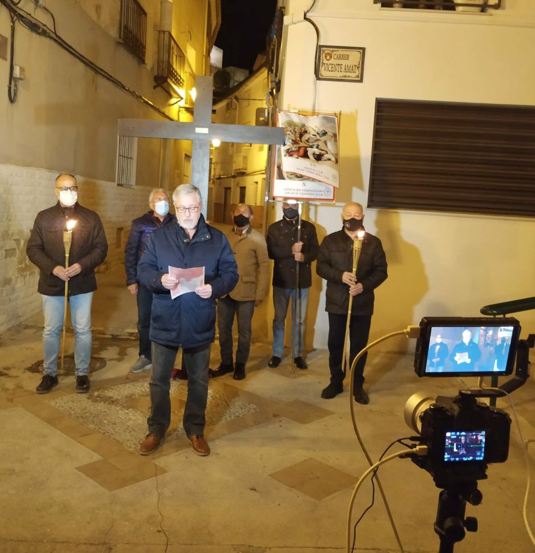 Grabación del Vía Crucis por las calles de Petrer Grabación del Vía Crucis por las calles de Petrer