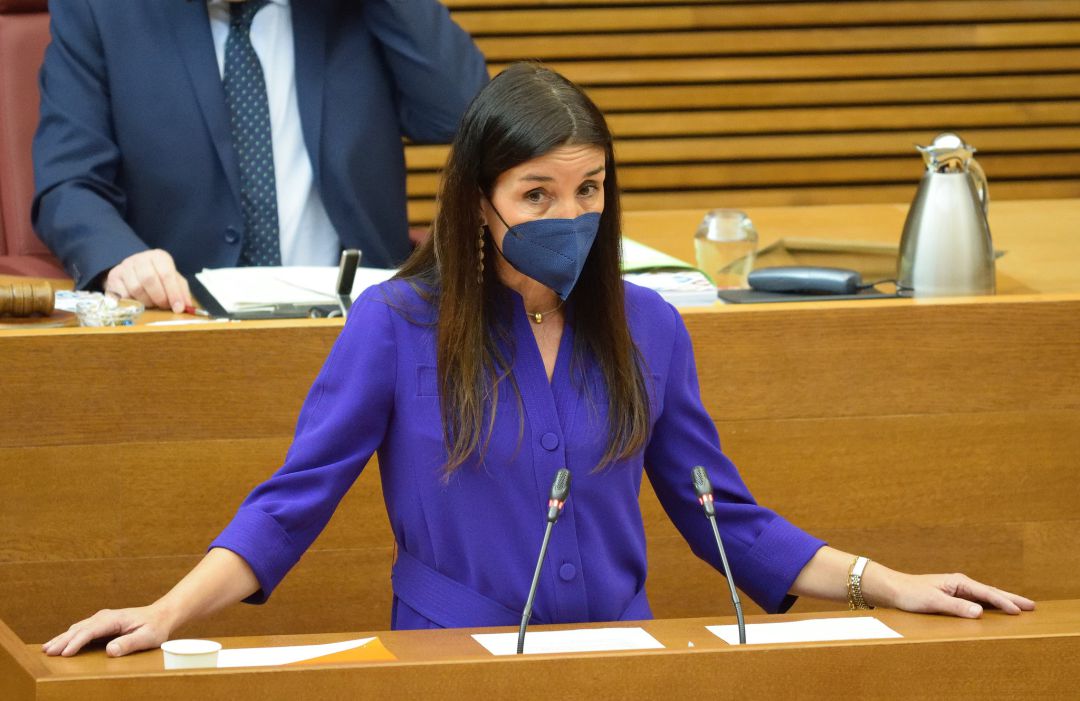 Ruth Merino en la intervención de este jueves en la sesión de control al president Puig Ruth Merino en la intervención de este jueves en la sesión de control al president Puig
