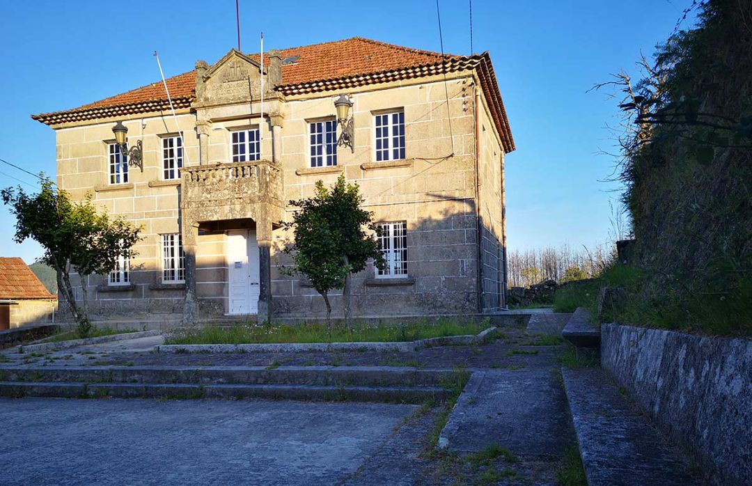 Casa consistorial de Pazos de Borbén. Casa consistorial de Pazos de Borbén.