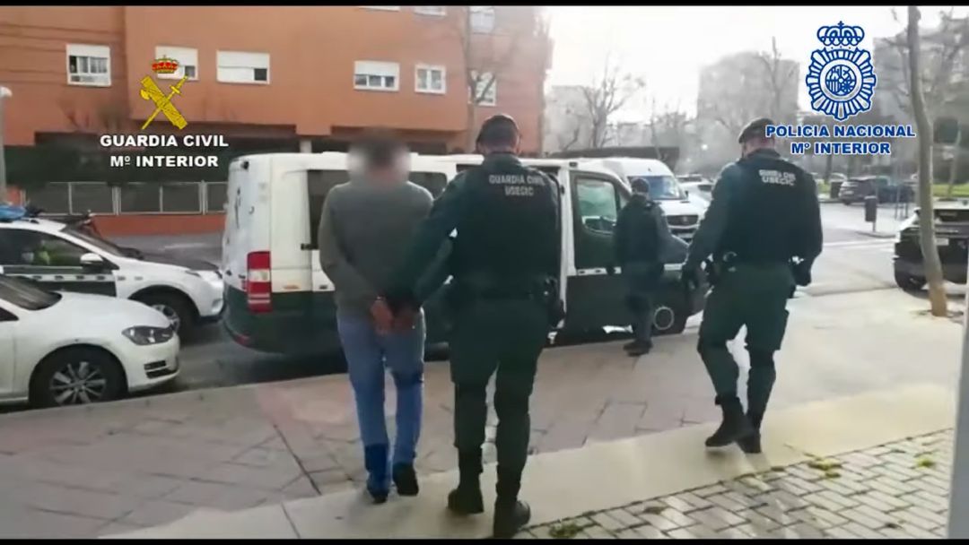 Imagen de una de las 28 detenciones que se llevaron a cabo al desarticular la banda. Imagen de una de las 28 detenciones que se llevaron a cabo al desarticular la banda.