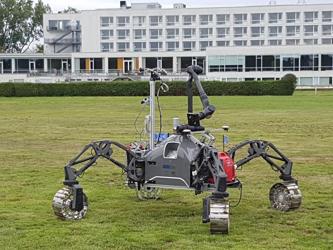 Uno de los equipos robóticos que forman parte del proyecto Uno de los equipos robóticos que forman parte del proyecto