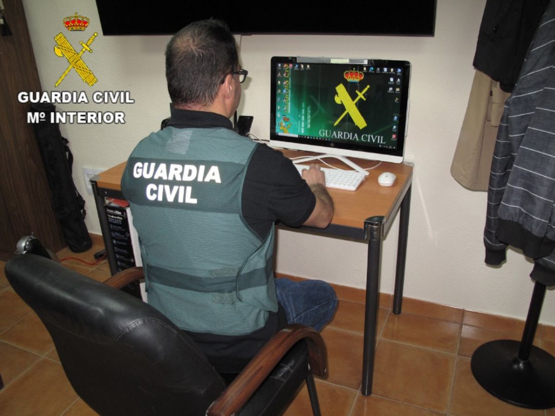 Los detenidos habían estafado 6.000 euros Los detenidos habían estafado 6.000 euros