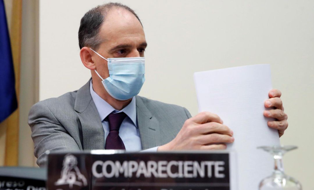 El inspector jefe de la Policía Nacional y responsable de la investigación sobre la trama de corrupción Gürtel en el PP, Manuel Morocho, comparece en la comisión del Congreso de los Diputados que investiga la operación de espionaje Kitchen, este jueves en Madrid. El inspector jefe de la Policía Nacional y responsable de la investigación sobre la trama de corrupción Gürtel en el PP, Manuel Morocho, comparece en la comisión del Congreso de los Diputados que investiga la operación de espionaje Kitchen, este jueves en Madrid.