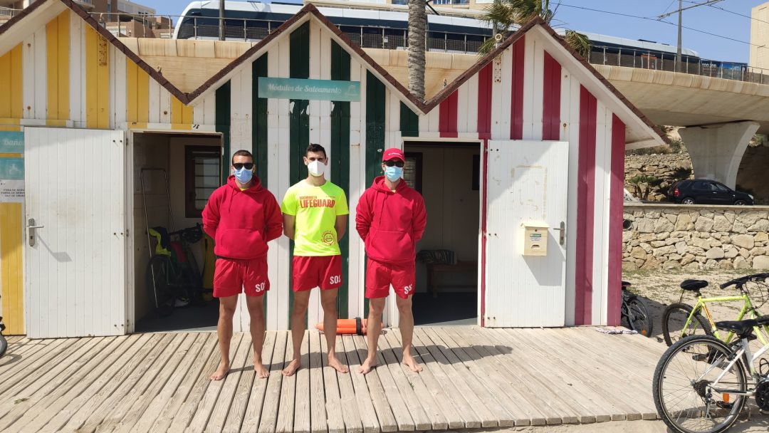 Servicio de Salvamento y Socorrismo en la playa de Muchavista de El Campello Servicio de Salvamento y Socorrismo en la playa de Muchavista de El Campello