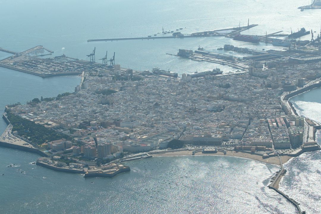 Vista aéra del casco antiguo de Cádiz Vista aéra del casco antiguo de Cádiz