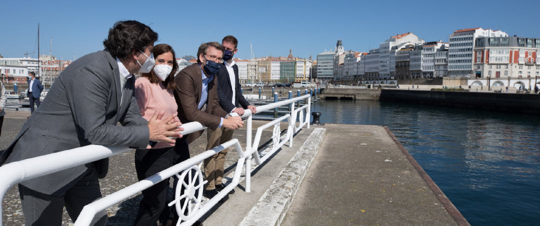 El presidente del Puerto de A Coruña, Martín Fernández Prado, la alcaldesa de A Coruña, Inés Rey, el presidente de la Xunta, Alberto Núñez Feijóo, y el delegado de la Xunta en A Coruña, Gonzalo Trenor, en la apertura del muelle de trasatlánticos. El presidente del Puerto de A Coruña, Martín Fernández Prado, la alcaldesa de A Coruña, Inés Rey, el presidente de la Xunta, Alberto Núñez Feijóo, y el delegado de la Xunta en A Coruña, Gonzalo Trenor, en la apertura del muelle de trasatlánticos.