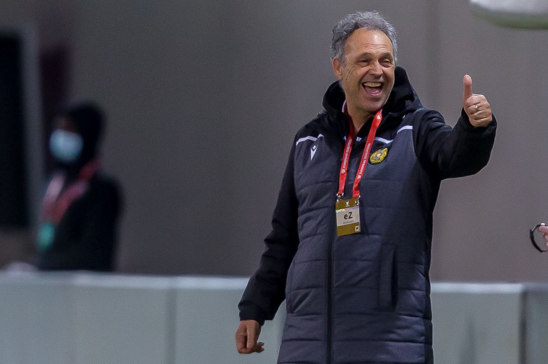 Joaquín Caparrós, seleccionador de Armenia Joaquín Caparrós, seleccionador de Armenia
