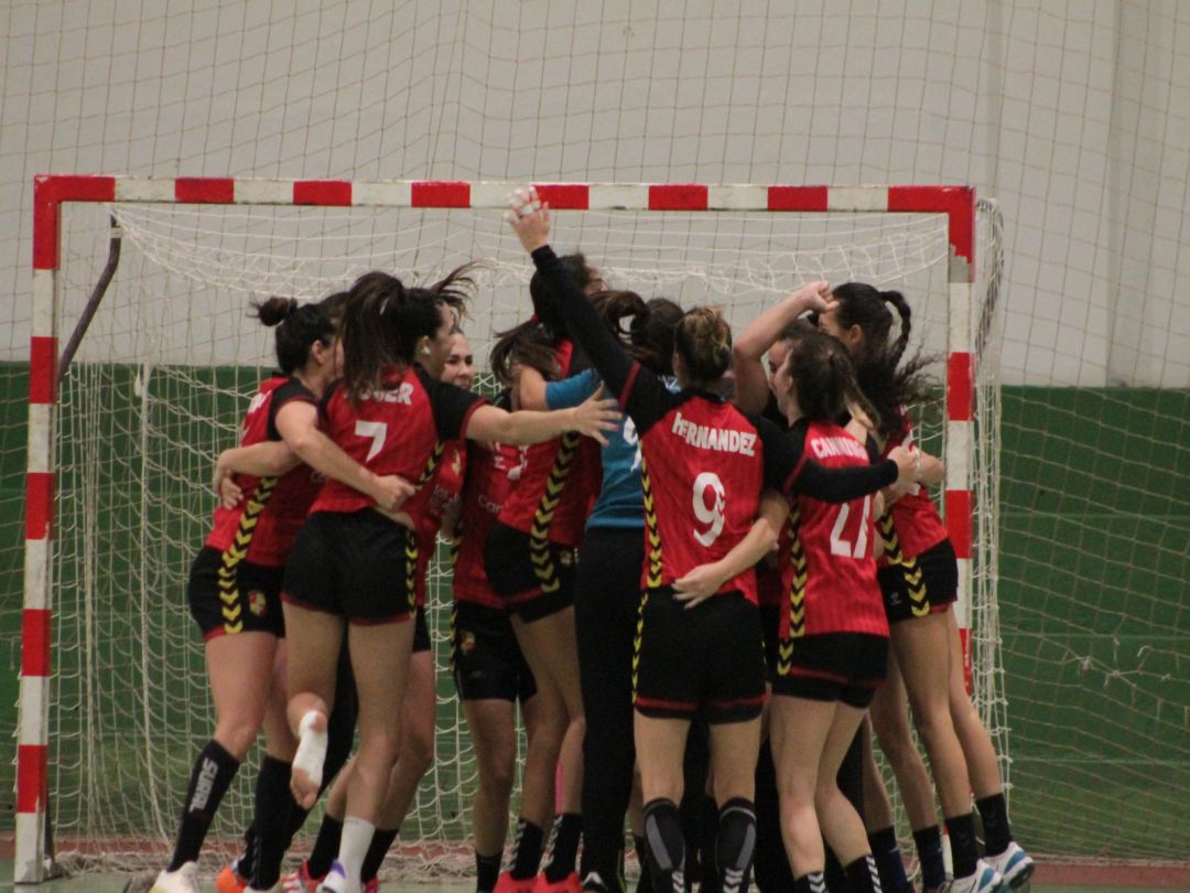 Las lanzaroteñas celebrando el resultado final. Las lanzaroteñas celebrando el resultado final.