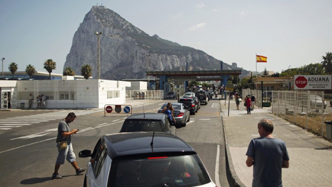 Entrada a la frontera de Gibraltar. Entrada a la frontera de Gibraltar.
