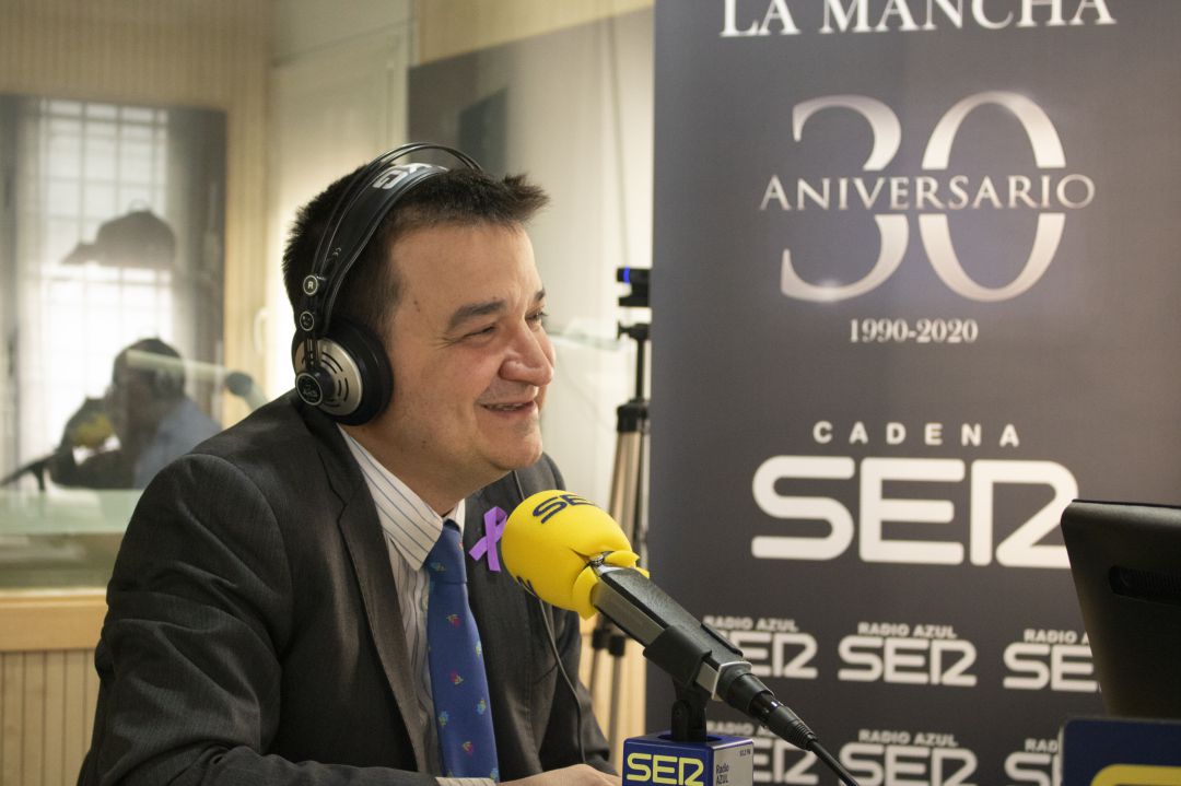 Francisco Martínez Arroyo en los estudios de Radio Azul en una imagen de archivo Francisco Martínez Arroyo en los estudios de Radio Azul en una imagen de archivo