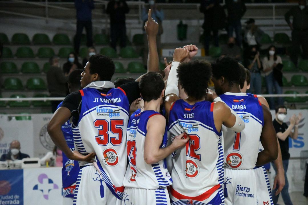 Cat&rest Clínica Ponferrada superó con mucha facilidad al Melilla Sport Capital Enrique Soler para conseguir asegurar la permanencia en la categoría Cat&rest Clínica Ponferrada superó con mucha facilidad al Melilla Sport Capital Enrique Soler para conseguir asegurar la permanencia en la categoría