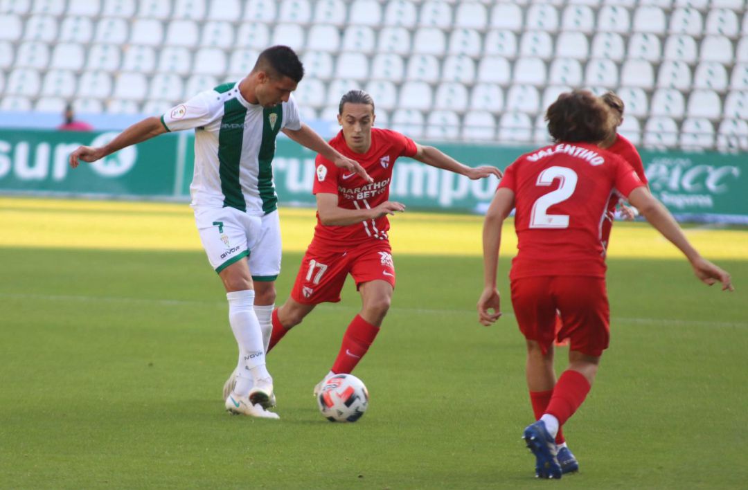 Momento de partido esta temporada entre Córdoba CF y el Sevilla Atlético. Momento de partido esta temporada entre Córdoba CF y el Sevilla Atlético.