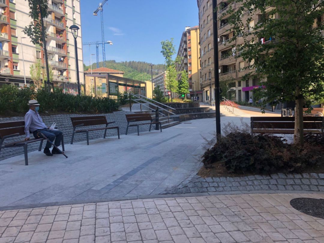 Imagen del nuevo parque habilitado en la calle Marqués de Valdespina, en Ermua Imagen del nuevo parque habilitado en la calle Marqués de Valdespina, en Ermua